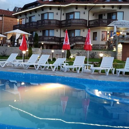Family Hotel Eterno Tsigov Chark Bagian luar foto