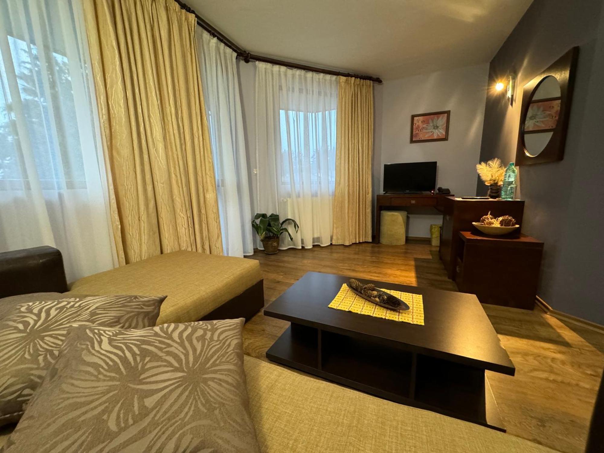 Family Hotel Eterno Tsigov Chark Bagian luar foto