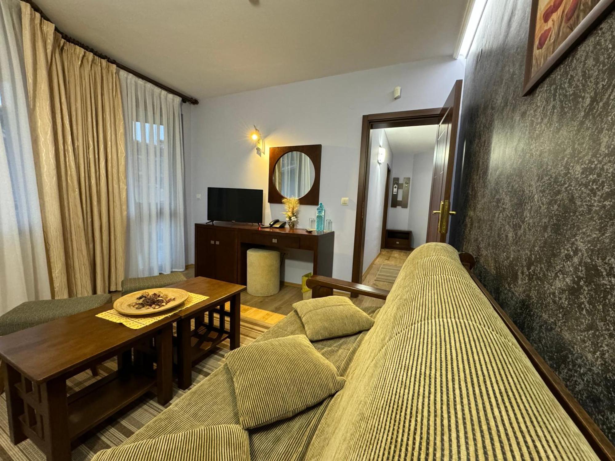 Family Hotel Eterno Tsigov Chark Bagian luar foto