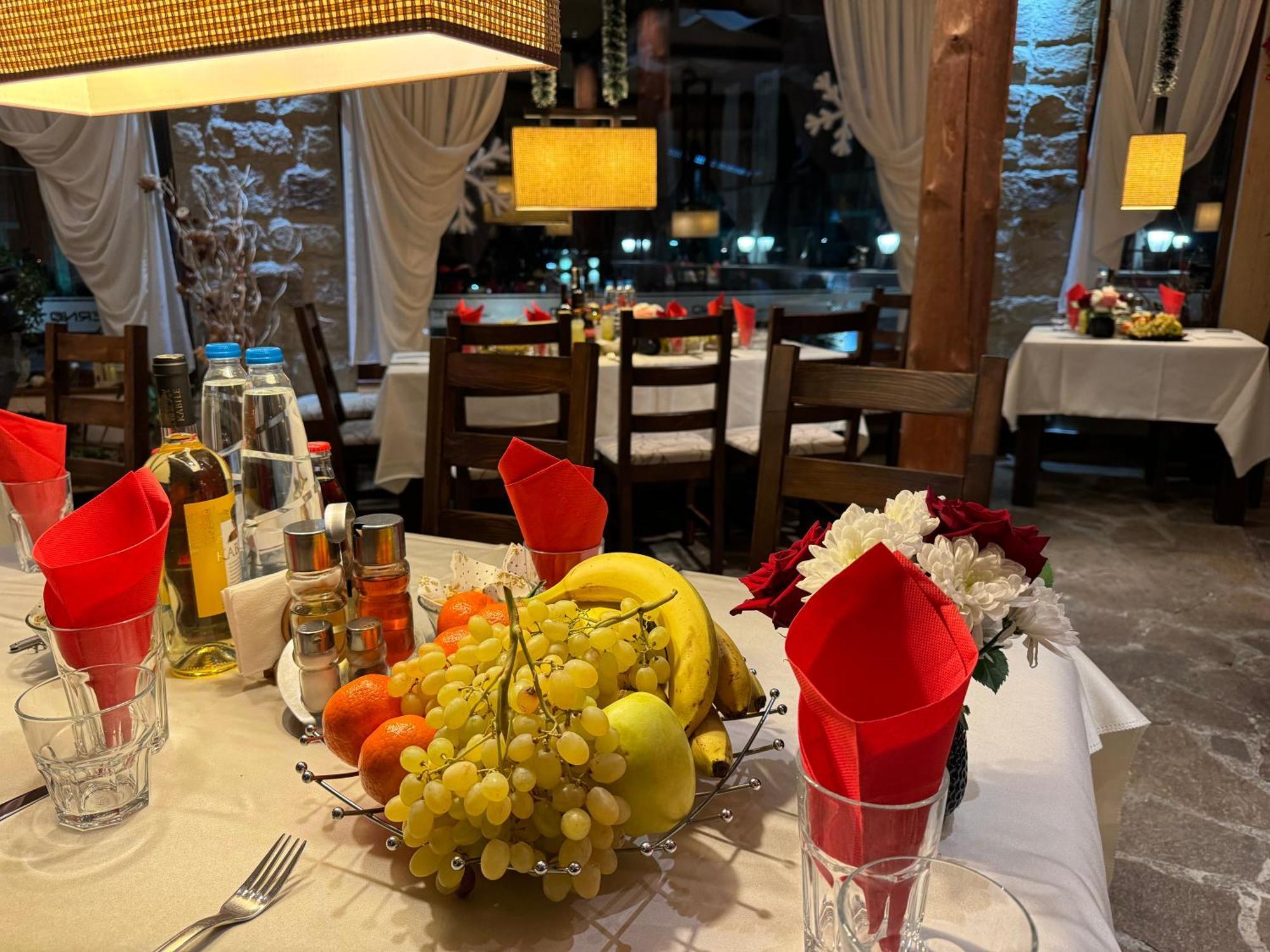 Family Hotel Eterno Tsigov Chark Bagian luar foto