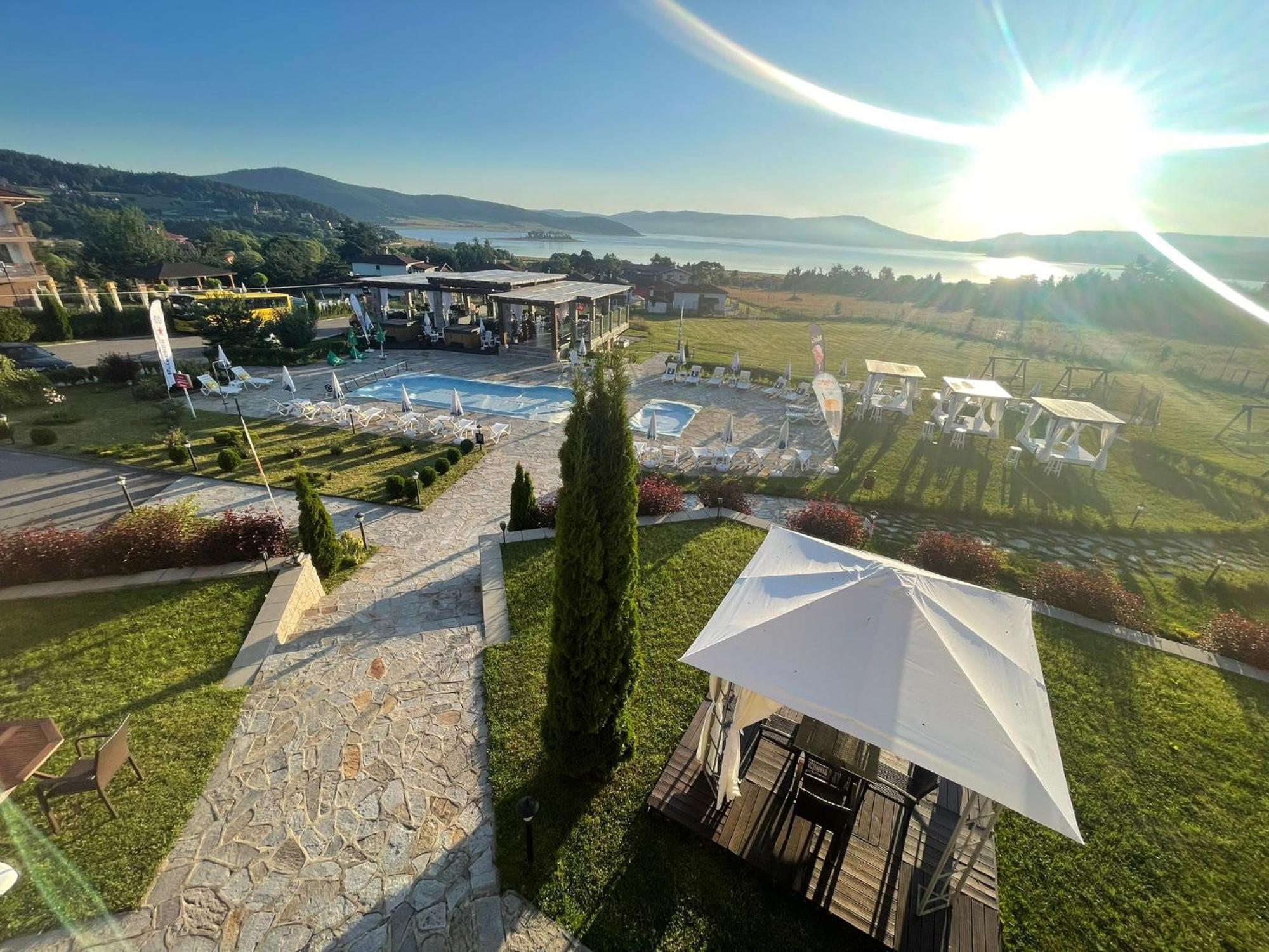 Family Hotel Eterno Tsigov Chark Bagian luar foto