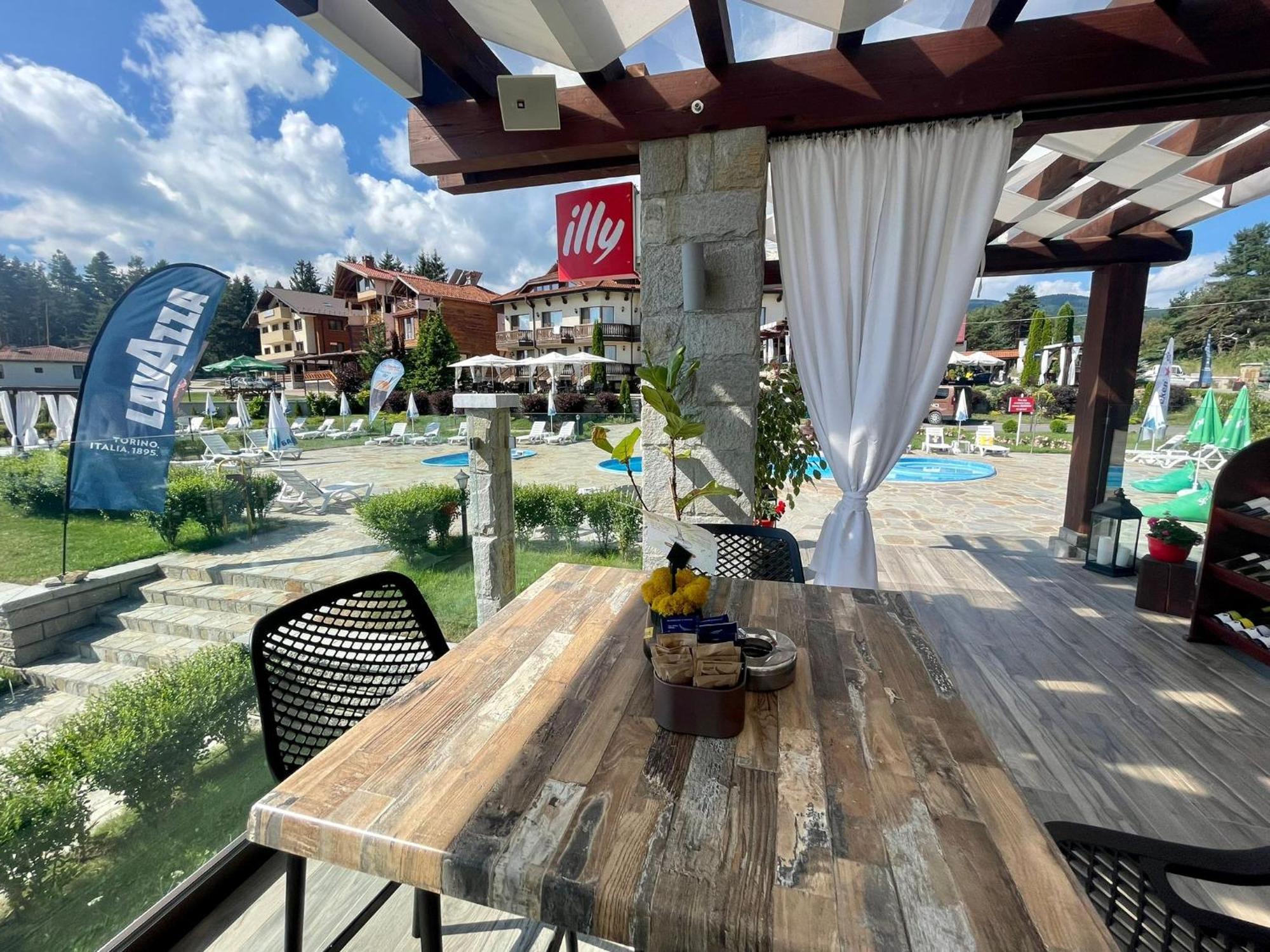 Family Hotel Eterno Tsigov Chark Bagian luar foto