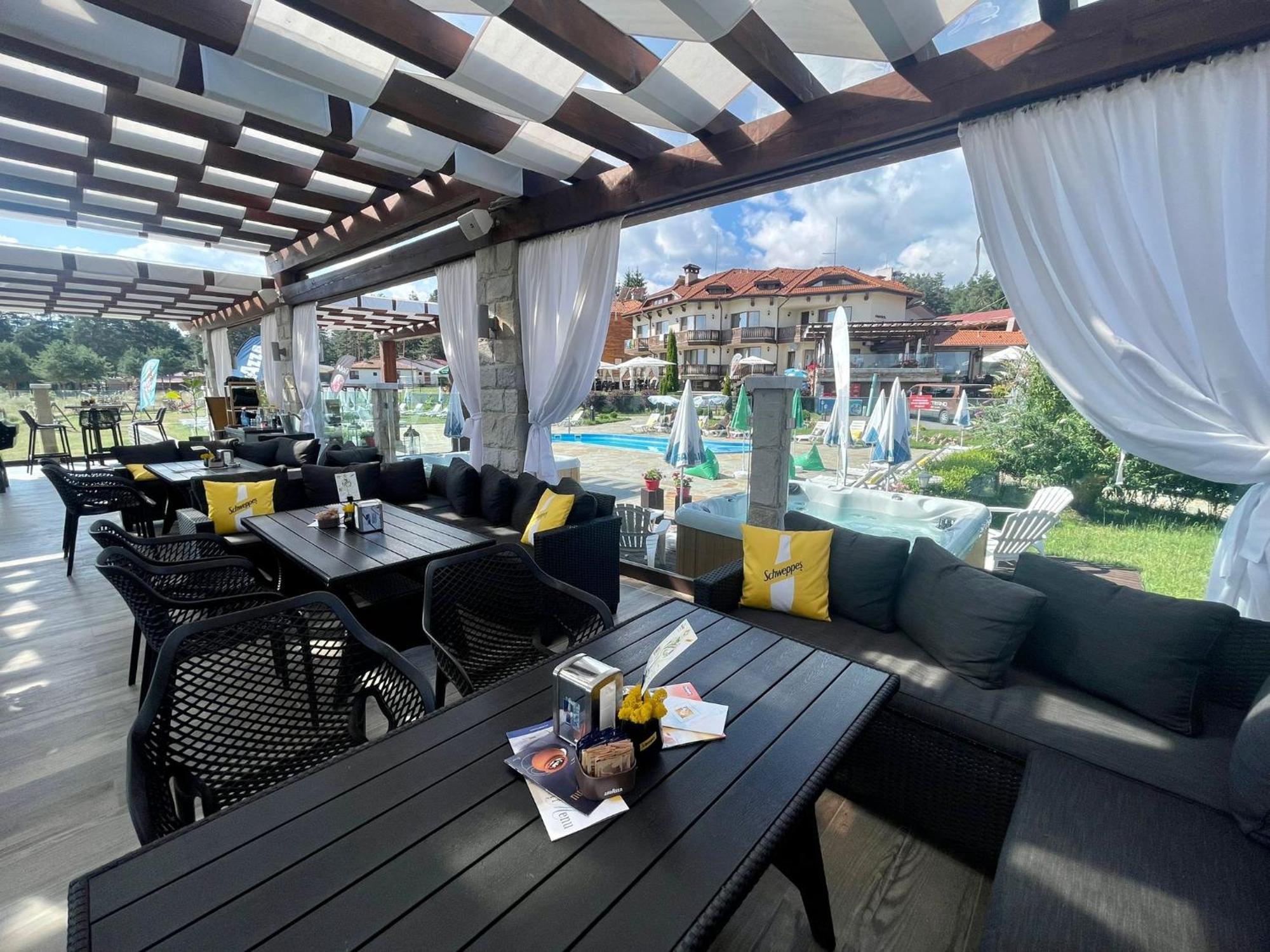 Family Hotel Eterno Tsigov Chark Bagian luar foto