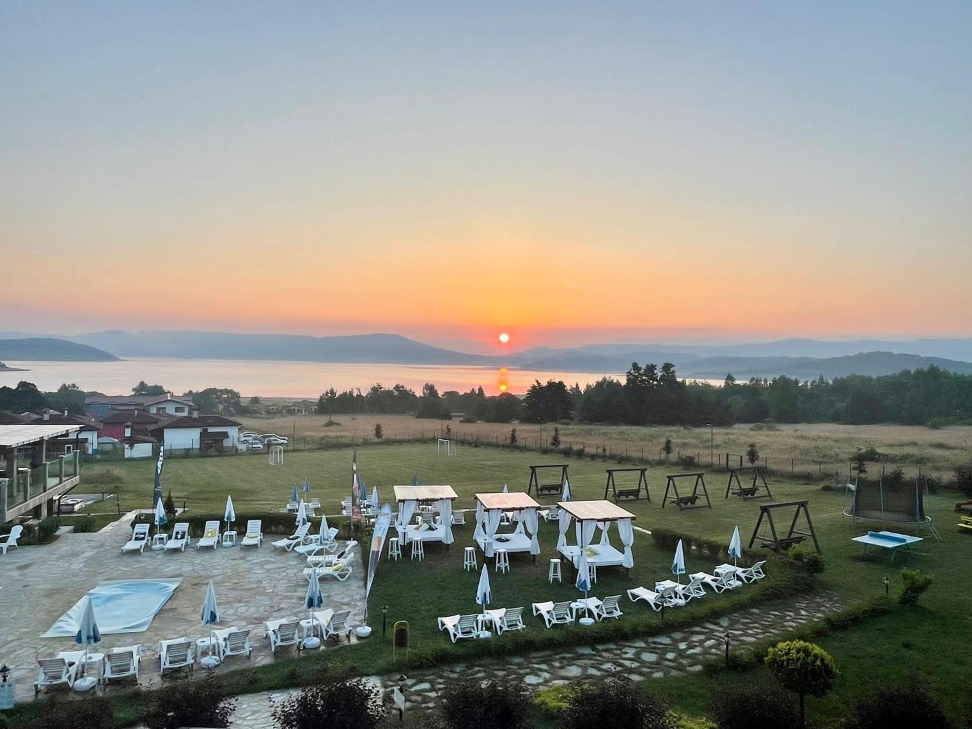 Family Hotel Eterno Tsigov Chark Bagian luar foto