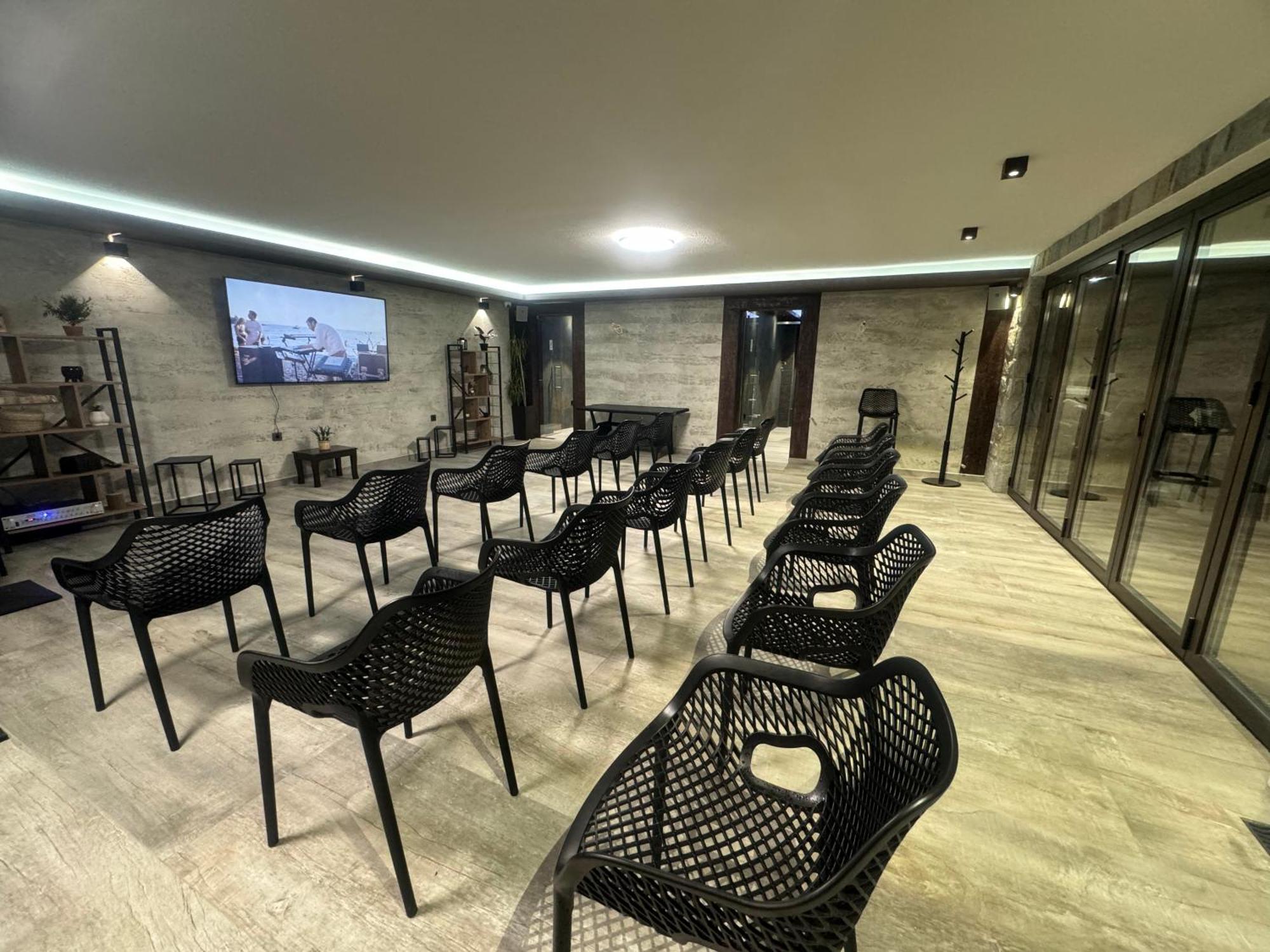 Family Hotel Eterno Tsigov Chark Bagian luar foto