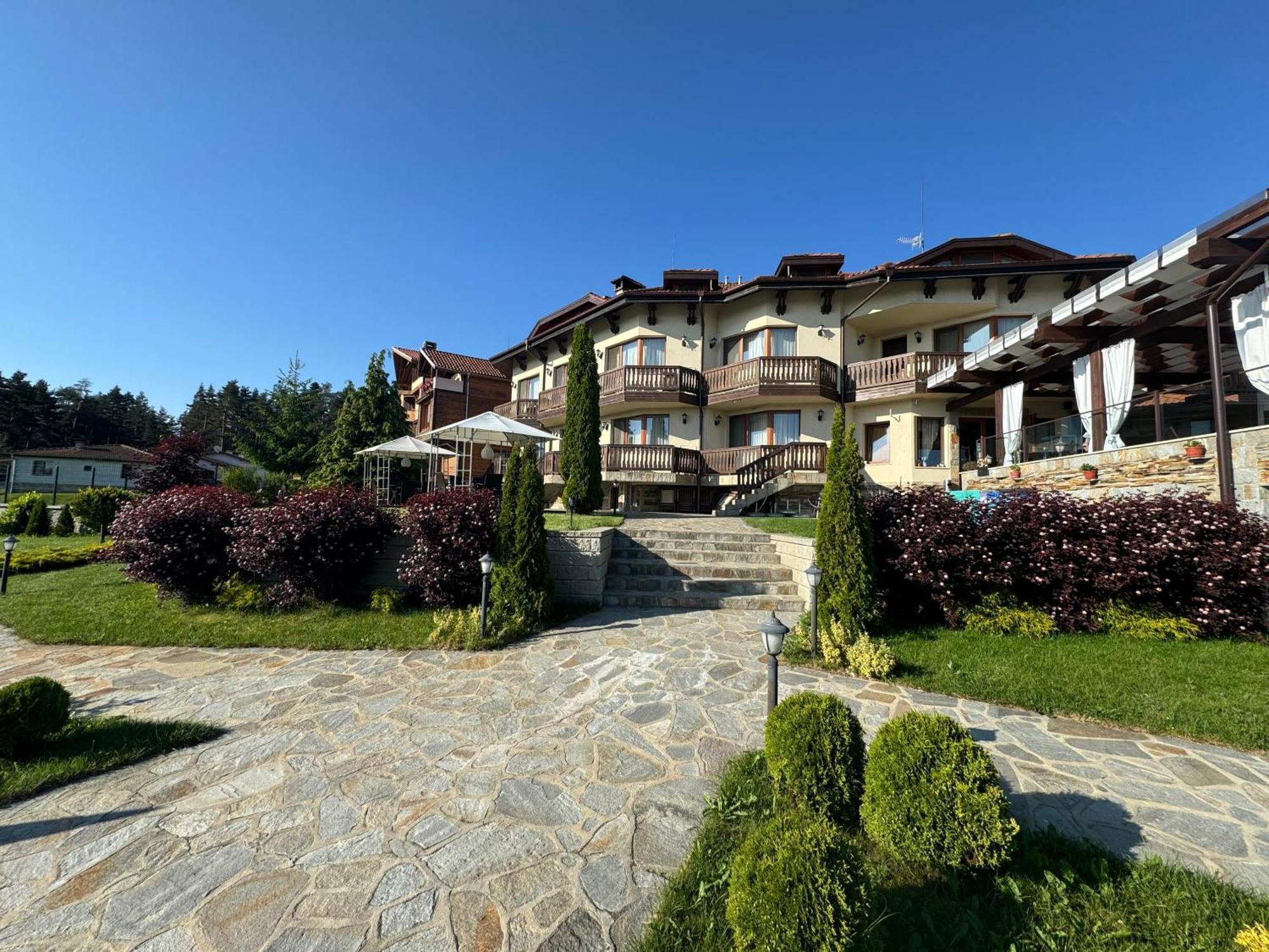 Family Hotel Eterno Tsigov Chark Bagian luar foto
